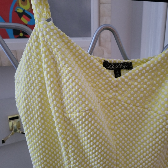 Yellow Polka-dot Dress - Sweetheart Neckline - Picture 3 of 9